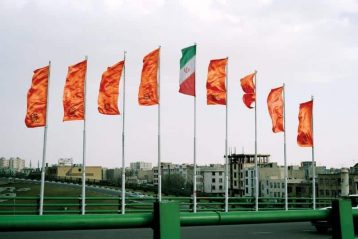 پایه پرچم مناسبتی نصب شده پایه پرچم مناسبتی نصب شده در اتوبان
