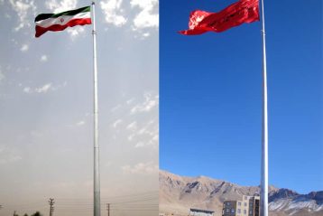 پایه پرچم های مرتفع نصب شده دو پایه پرچم همراه با موتور گیربکسی